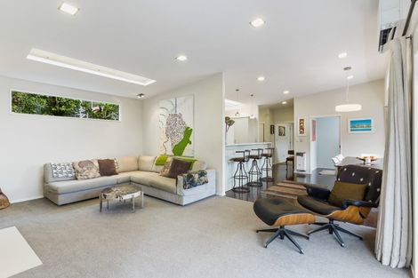 Photo of property in 2/7 Sentinel Road, Herne Bay, Auckland, 1011