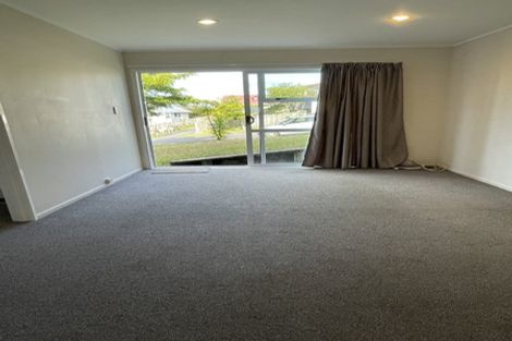 Photo of property in 3 Camilla Grove, Totara Vale, Auckland, 0629