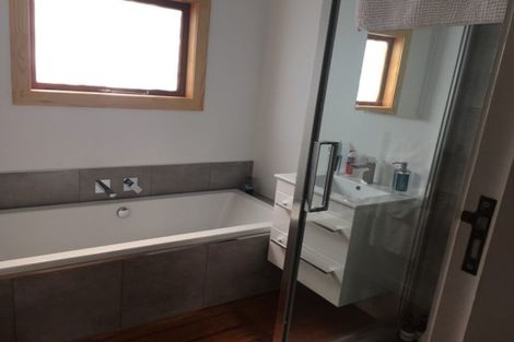 Photo of property in 106 The Parade, Paekakariki, 5034