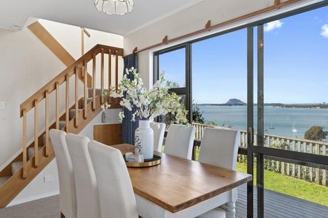 Photo of property in 87 Harbour View Road, Omokoroa, 3114