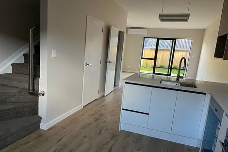 Photo of property in 6/58 Te Atatu Road, Te Atatu South, Auckland, 0610