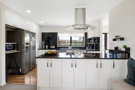 Photo of property in 5/7 Eske Place, Highland Park, Auckland, 2010