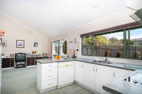 Photo of property in 33 Maurice Borich Place, Henderson, Auckland, 0610