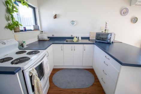 Photo of property in 21 Hennessy Street East, Foxton Beach, Foxton, 4815