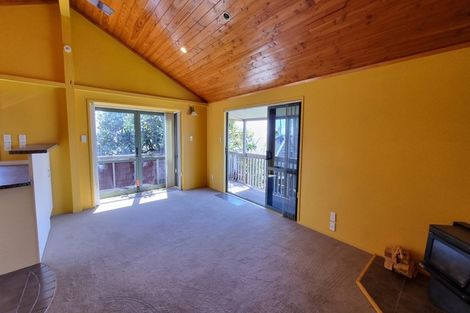 Photo of property in 62 Divich Avenue, Te Atatu South, Auckland, 0610