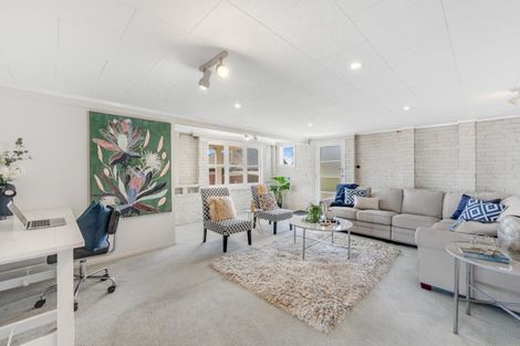 Photo of property in 1/53 Uxbridge Road, Mellons Bay, Auckland, 2014