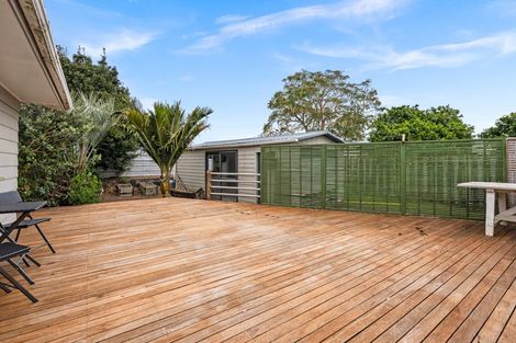 Photo of property in 12 Curlew Place, One Tree Point, 0118