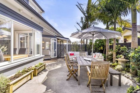 Photo of property in 17 Willowbank Close, East Tamaki Heights, Auckland, 2016