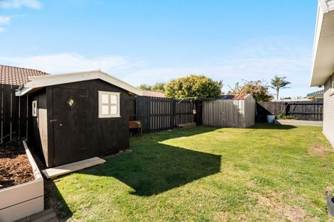 Photo of property in 151 Evans Road, Papamoa Beach, Papamoa, 3118