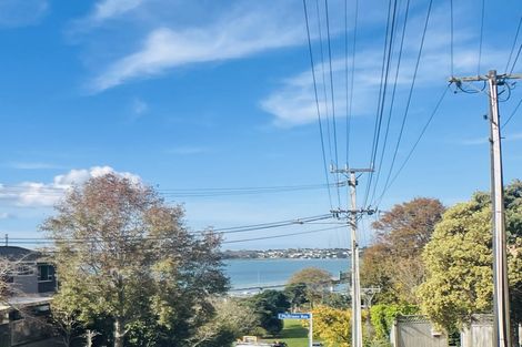 Photo of property in 127 Exmouth Road, Northcote, Auckland, 0627