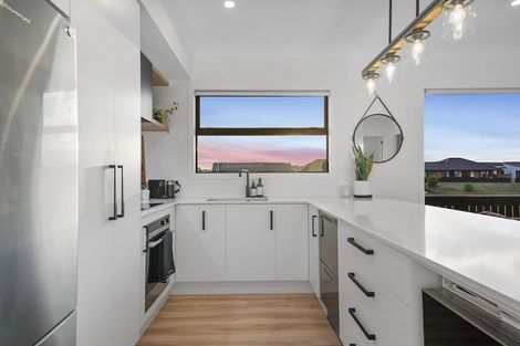 Photo of property in 8 Manaia Place, Papamoa, 3118