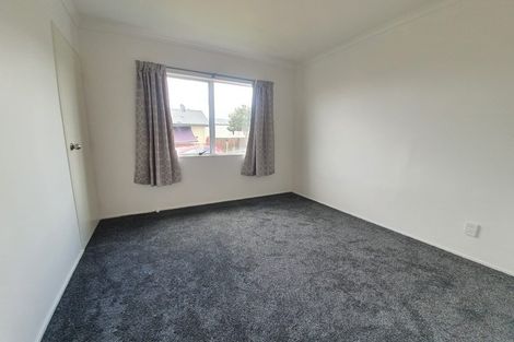 Photo of property in 2/43 Solveig Place, Randwick Park, Auckland, 2105