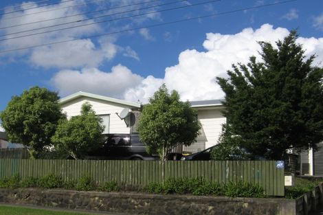 Photo of property in 154b Henderson Valley Road, Henderson, Auckland, 0612