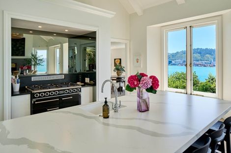 Photo of property in 3 Maida Vale Road, Roseneath, Wellington, 6011