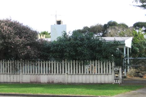 Photo of property in 26 Greenaway Road, Waikanae, 5036