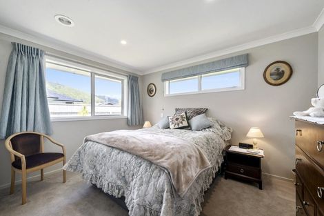 Photo of property in 31 Waipunahau Road, Waikanae, 5036