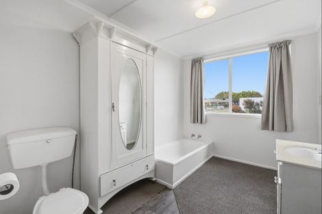 Photo of property in 4 Mersey Street, Fortrose, Invercargill, 9875