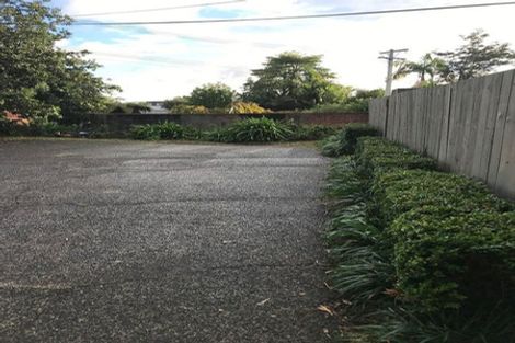 Photo of property in 4/2b Queensway, Three Kings, Auckland, 1024