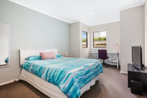 Photo of property in 102 Te Puia Drive, Aotea, Porirua, 5024