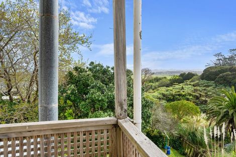 Photo of property in 37 Makiri Street, Helensville, 0800