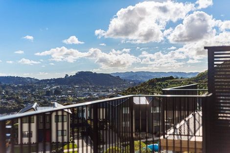 Photo of property in 32 Oakum Road, Whitby, Porirua, 5024