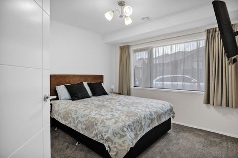 Photo of property in 8 Greenridge Lane, Merrilands, New Plymouth, 4312