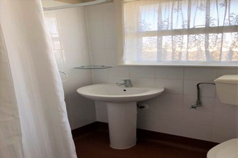 Photo of property in 6 Karaka Crescent, Levin, 5510