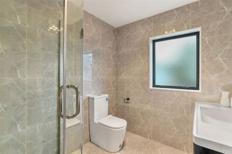 Photo of property in 5b Woodhouse Place, West Harbour, Auckland, 0618