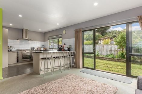 Photo of property in 10 Fiordland Place, Aotea, Porirua, 5024