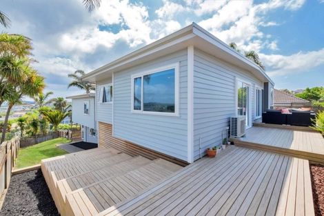 Photo of property in 9 Manu Place, Pinehill, Auckland, 0632