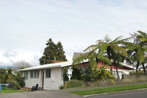 Photo of property in 18 Banks Street, Marfell, New Plymouth, 4310