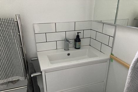 Photo of property in 17 Glasgow Street, Takaro, Palmerston North, 4412