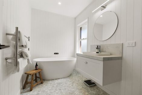 Photo of property in 4/64 Seacliffe Avenue, Belmont, Auckland, 0622