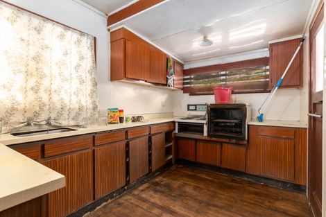 Photo of property in 10 Berkshire Grove, Cannons Creek, Porirua, 5024