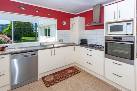 Photo of property in 126 Moana Anu Anu Avenue, Whangamata, 3620
