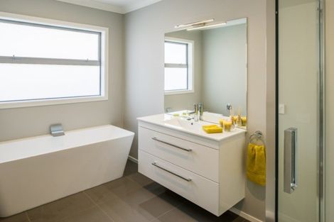 Photo of property in 3 Shoal Place, Whitby, Porirua, 5024