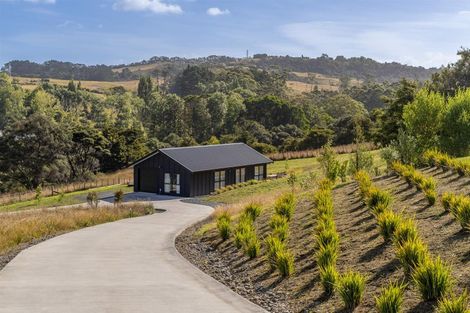Photo of property in 1056 Peak Road, Helensville, 0875