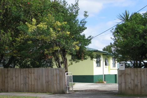 Photo of property in 12 Sabulite Road, Kelston, Auckland, 0602