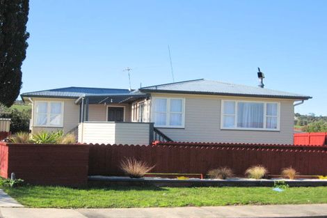Photo of property in 27 Belgrave Place, Papakura, 2110