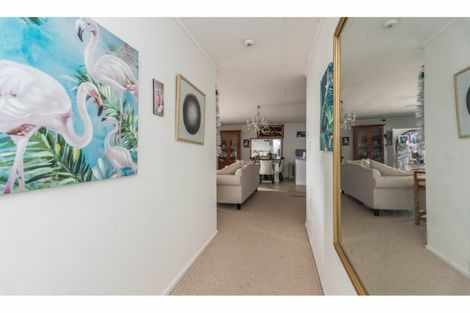 Photo of property in 10/80 Bruce Mclaren Road, Henderson, Auckland, 0612