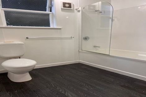 Photo of property in 147 Ruskin Road, Newlands, Wellington, 6037