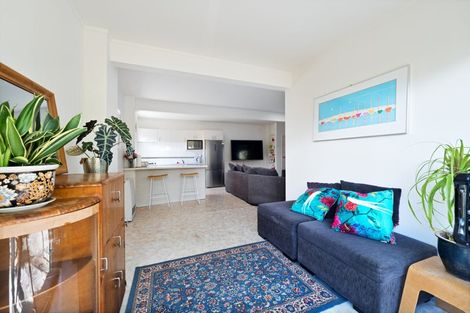 Photo of property in 9 Koromiko Street, New Lynn, Auckland, 0600