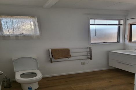 Photo of property in 64 Lavery Place, Sunnynook, Auckland, 0632