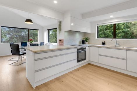 Photo of property in 21 Lastel Place, Shelly Park, Auckland, 2014