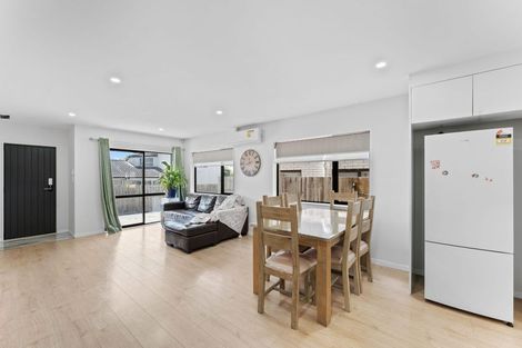 Photo of property in 222c Pakuranga Road, Pakuranga Heights, Auckland, 2010