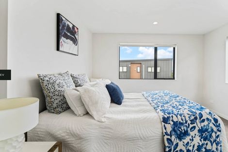 Photo of property in 18 Parahau Road, Papakura, 2110