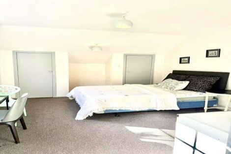 Photo of property in 50 Peter Terrace, Castor Bay, Auckland, 0620