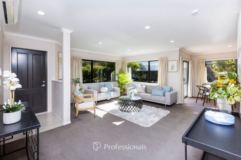 Photo of property in 17 Aragon Grove, Kingsley Heights, Upper Hutt, 5018