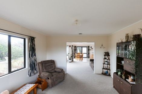 Photo of property in 76 Dalton Drive, Papamoa Beach, Papamoa, 3118