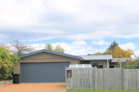 Photo of property in 9 Ingle Avenue, Waipahihi, Taupo, 3330